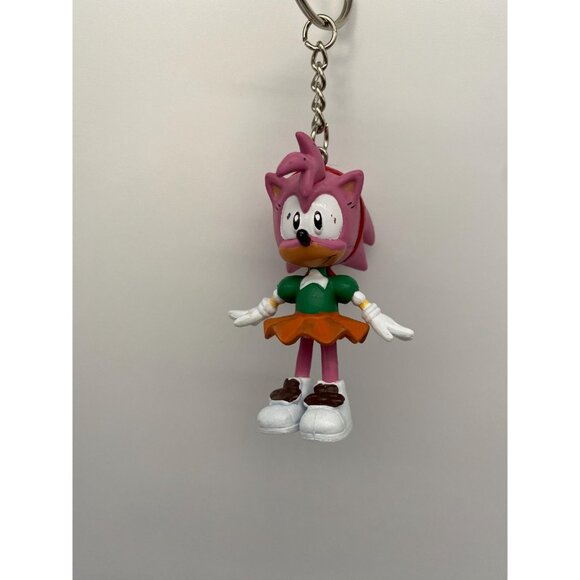 Upcycled Sega Sonic the Hedgehog Amy Keychain: Vintage Toy Charm - Picture 2 of 5